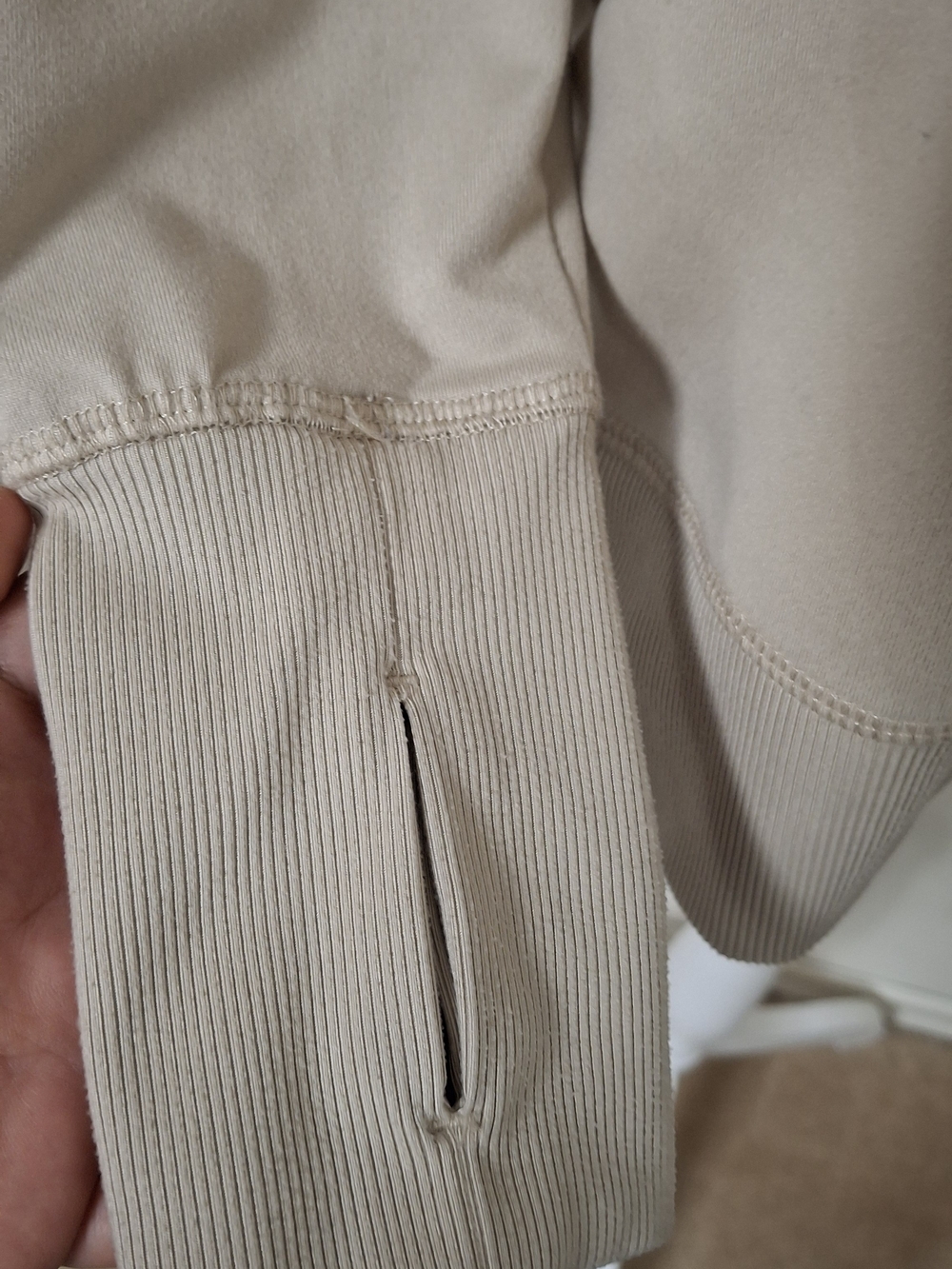 Bench. Women’s Beige Crewneck Pullover Sweatshirt with Thumbholes – Size Small - Picture 3 of 6